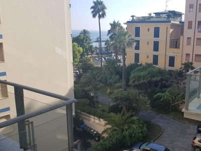 Appartamento in Helsinore 13, Sanremo, 8 locali, 145 m², 3° piano