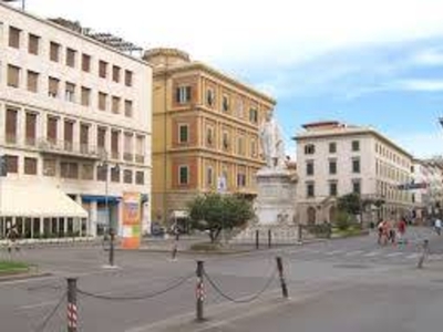 Appartamento in Piazza Cavour, Livorno, 7 locali, 3 bagni, 200 m²