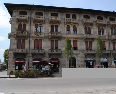 Appartamento in Piazzale B. Ricasoli 197, Lucca, 8 locali, 2 bagni