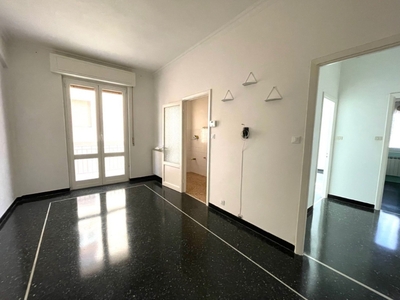 Appartamento in Via Alcide De Gasperi, Campomorone, 7 locali, 1 bagno
