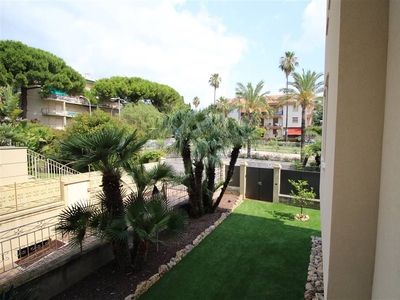 Appartamento in Via aranci, Bordighera, 5 locali, 2 bagni, 115 m²