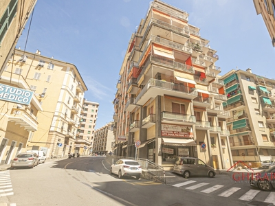 Appartamento in VIA BORZOLI 10, Genova, 5 locali, 1 bagno, posto auto
