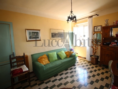 Appartamento in Via Calderia 10, Lucca, 7 locali, 1 bagno, 130 m²