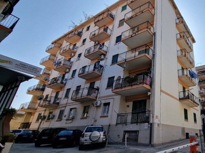 Appartamento in Via Cardinale Giuseppe Guarino, Messina, 5 locali