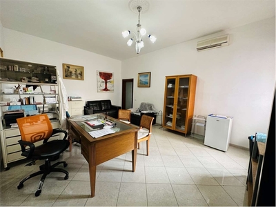 Appartamento in Via Cesare Battisti, Lecce, 5 locali, 2 bagni, 190 m²