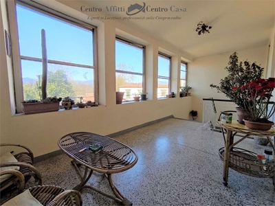 Appartamento in Via Cesare Battisti, Lucca, 11 locali, 3 bagni, 245 m²