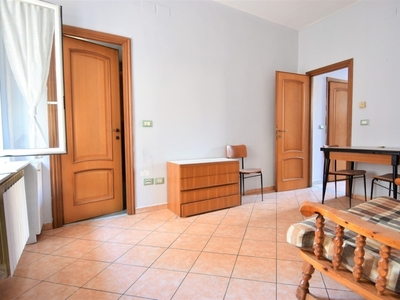 Appartamento in Via Chiaravagna, Genova, 6 locali, 1 bagno, 62 m²