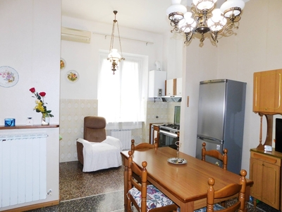 Appartamento in Via Federico Alizeri, Genova, 5 locali, 1 bagno, 77 m²