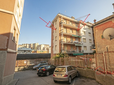 Appartamento in Via Giovanni Arrivabene 15b, Genova, 5 locali, 1 bagno