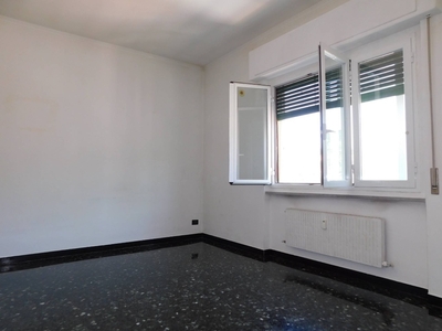 Appartamento in Via Giovanni Casartelli, Genova, 6 locali, 1 bagno