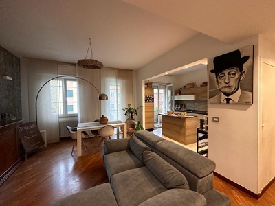 Appartamento in Via Giovanni Costanzi, Genova, 7 locali, 2 bagni
