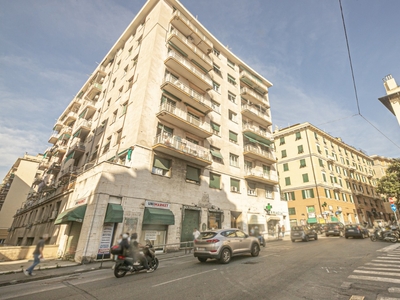 Appartamento in Via Giovanni Torti 38B, Genova, 5 locali, 102 m²