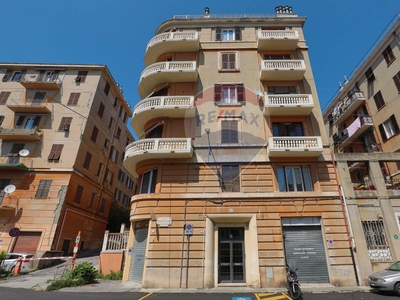 Appartamento in Via Giuseppe Galliano, Genova, 5 locali, 1 bagno