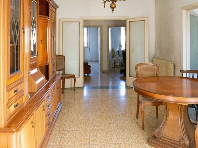 Appartamento in Via Giuseppe Mazzini, Viareggio, 5 locali, 1 bagno