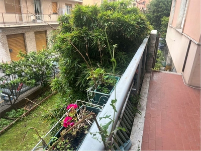 Appartamento in Via longo, Genova, 6 locali, 1 bagno, giardino privato