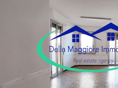 Appartamento in Via magenta, Livorno, 5 locali, 126 m², ascensore