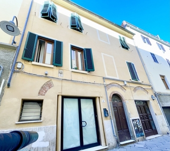 Appartamento in Via Montanara, Grosseto, 11 locali, 4 bagni, 306 m²