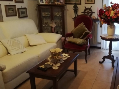 Appartamento in Via Monte Forato, Viareggio, 5 locali, 1 bagno, 85 m²