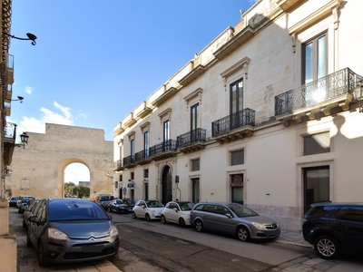 Appartamento in Via Principi di Savoia, Lecce, 11 locali, 4 bagni
