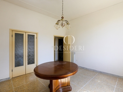 Appartamento in Via Rovereto, Grosseto, 5 locali, 1 bagno, 139 m²