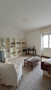 Appartamento in Via S. Ambrogio di Fegino 3, Genova, 5 locali, 78 m²