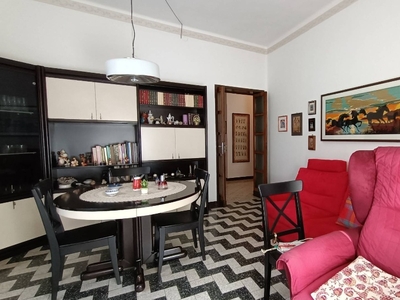 Appartamento in Via Santa Maria della Porta, Macerata, 6 locali