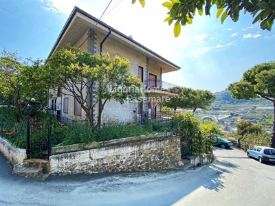 Appartamento in Via Sapergo, Bordighera, 7 locali, 2 bagni, 132 m²