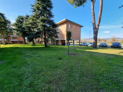 Appartamento in Via Turati, Lucca, 5 locali, 2 bagni, garage, 130 m²