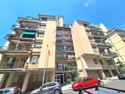 Appartamento in Via Vesuvio, Genova, 6 locali, 1 bagno, 101 m²