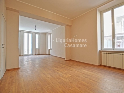 Appartamento in Via Vittorio Emanuele II, Bordighera, 7 locali, 135 m²
