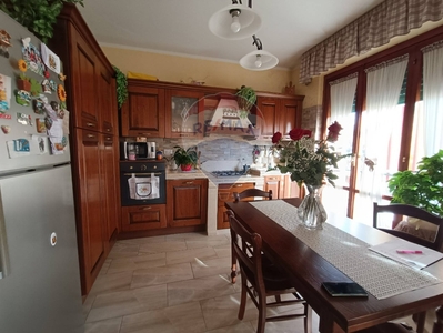 Appartamento in Via xxv aprile, Casarza Ligure, 7 locali, 1 bagno