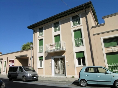 Appartamento indipendente a Viareggio, 5 locali, 3 bagni, 156 m²