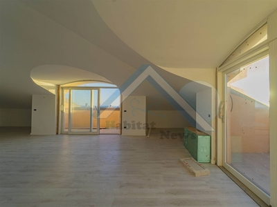 Attico a Bordighera, 3 locali, 2 bagni, 80 m², 5° piano in vendita