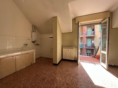 Attico in Via Capri, Genova, 6 locali, 1 bagno, 95 m², ultimo piano