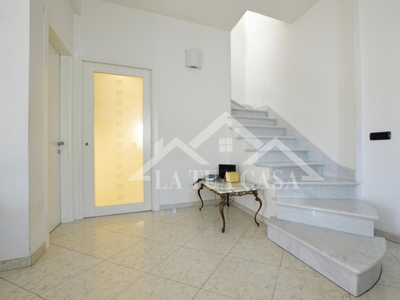 Baita a Viareggio, 6 locali, 3 bagni, 159 m², terrazzo, 1 balcone