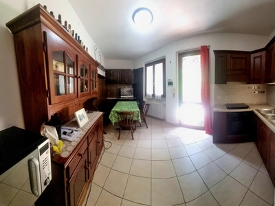 Bilocale a Collesalvetti, 1 bagno, giardino privato, arredato, 50 m²