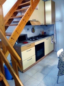 Bilocale a Livorno, 1 bagno, 55 m², ultimo piano, aria condizionata