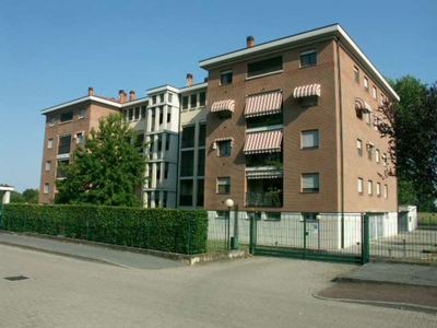 Bilocale in Via Angelo Bozzini 7, Melegnano, 1 bagno, garage, 65 m²