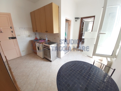 Bilocale in Via Banchette napoleoniche, Sanremo, 1 bagno, 35 m²