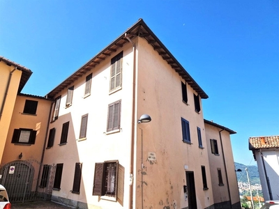 Bilocale in Via monte tesoro, Calolziocorte, 1 bagno, 70 m² in vendita