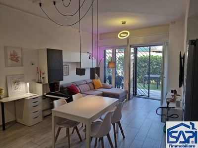 Bilocale in VIA MONTEGRAPPA, Monza, 1 bagno, con box, 68 m², ascensore