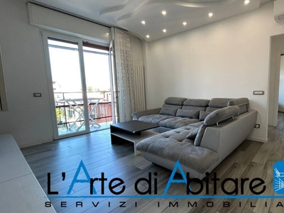 Bilocale in Via Pogliani 36, Parabiago, 1 bagno, 75 m², 3° piano