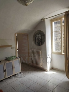 Bilocale in Via S. Bernardovia san michele, Dolceacqua, 1 bagno, 28 m²