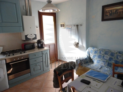 Bilocale in Via Salita al Forno, Ventimiglia, 1 bagno, arredato, 45 m²