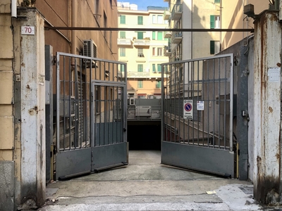 Box/Garage 13mq in vendita a Genova