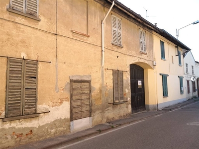 Casa colonica a Brembio, 10 locali, 2 bagni, 500 m², da ristrutturare