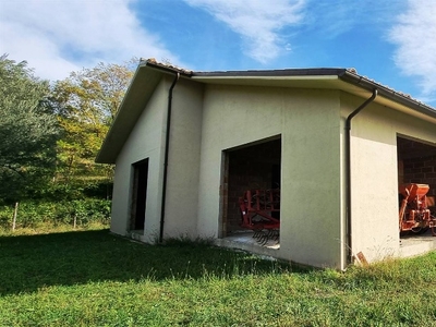 Casa colonica a San Severino Marche, 1 locale, 190 m² in vendita