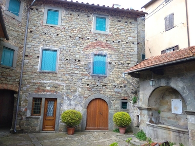 Casa indipendente a Bagni di Lucca, 8 locali, 1 bagno, 240 m²