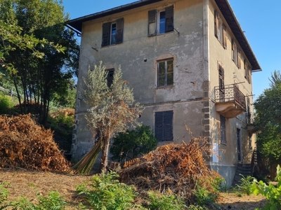 Casa indipendente a Genova, 21 locali, 400 m², 1° piano in vendita