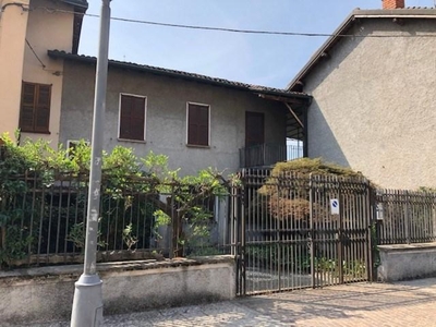 Casa indipendente a Robecchetto con Induno, 6 locali, 1 bagno, 200 m²